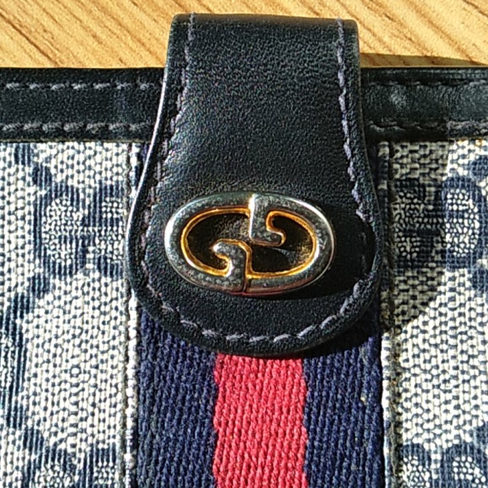 GUCCI ~WALLET - Picture 6 of 10
